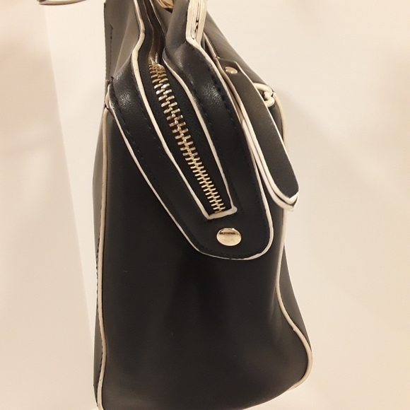 EXPRESSIONS NYC Bag Black Structured - Picture 4 of 8